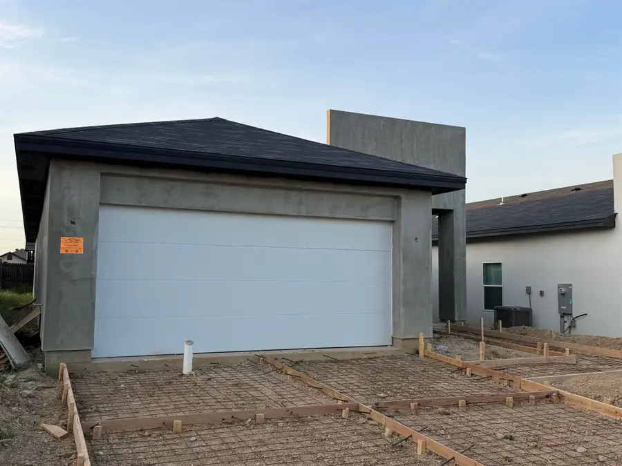 5514 Raven Dr., Laredo, TX 78046 - #2