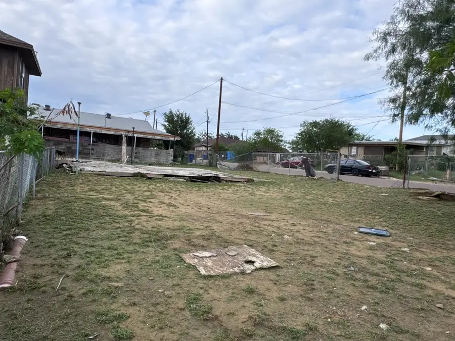 2320 S Martin Ave, Laredo, TX 78046 - #2