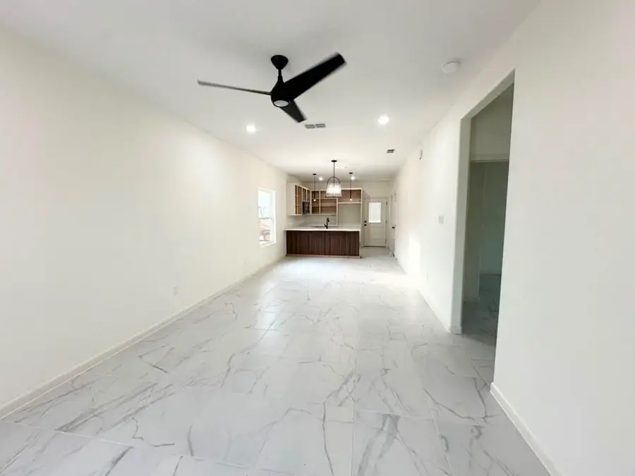 1634 Secretaria Ln., Laredo, TX 78046 - #3