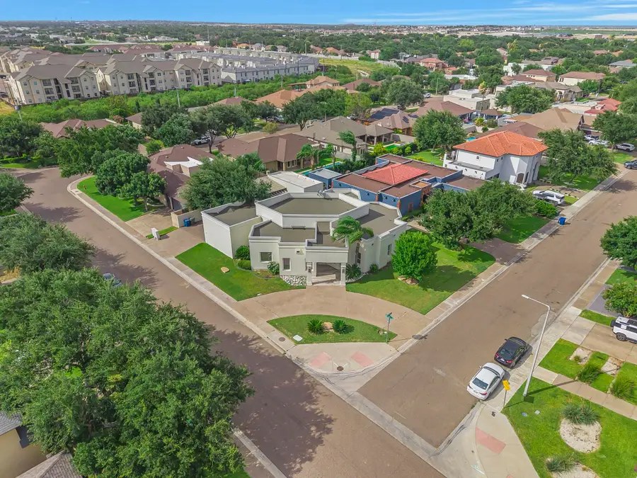 2902 Victor Hugo Ct, Laredo, TX 78045 - #2