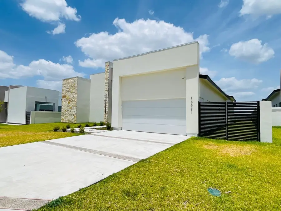 1509 Ocio Dr., Laredo, TX 78045 - #3