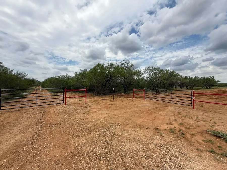 AB 27 Adams Beaty & Moulton SV-77, Cotulla, TX 78014 - #2