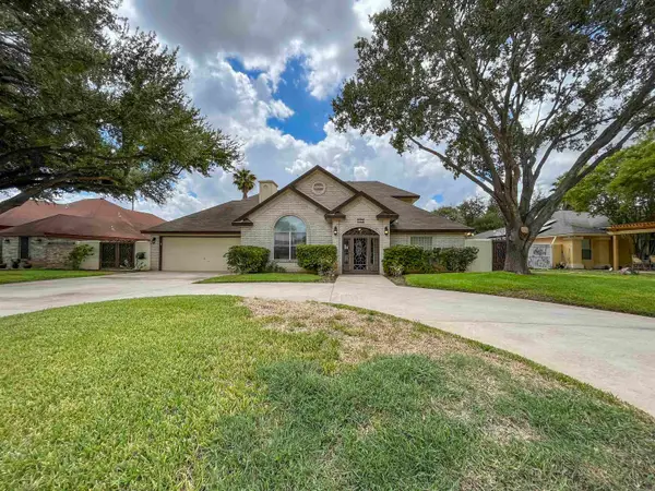 809 Preston Ln, Laredo, TX 78045