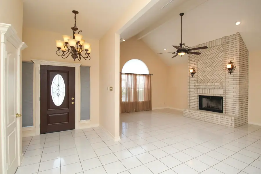 809 Preston Ln, Laredo, TX 78045 - #3