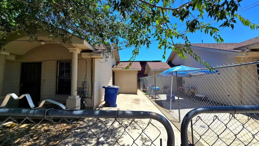 2901 Clark Blvd, Laredo, TX 78043 - #3