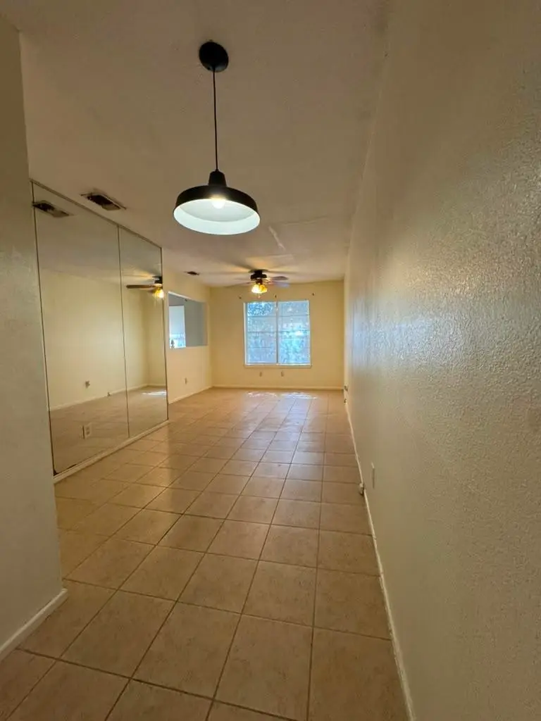 5302 Springfield Ave, Laredo, TX 78041 - #2