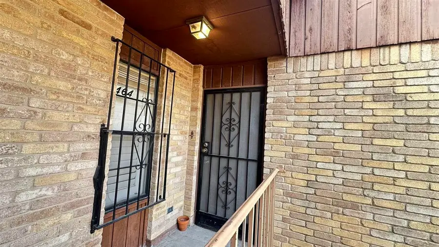100 E Aurora St, Laredo, TX 78041 - #2