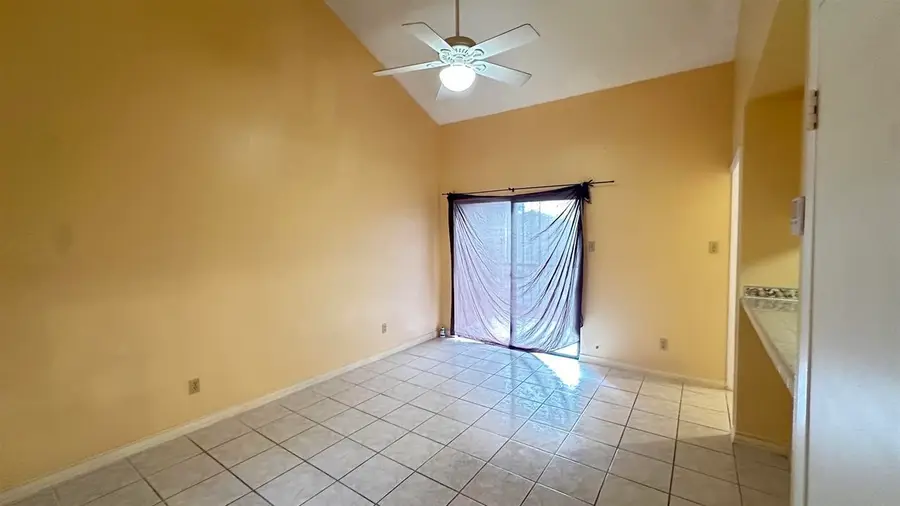 100 E Aurora St, Laredo, TX 78041 - #3