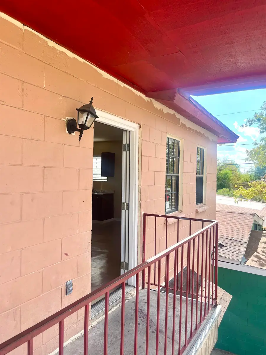 2017 Tacuba St, Laredo, TX 78040 - #2