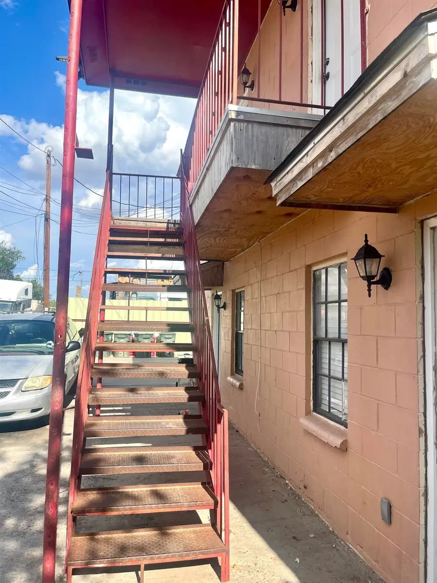 2017 Tacuba St, Laredo, TX 78040 - #3