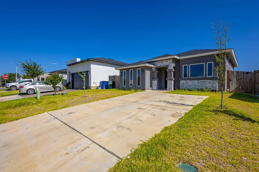 3719 Birge Dr., Laredo, TX 78046 - #3