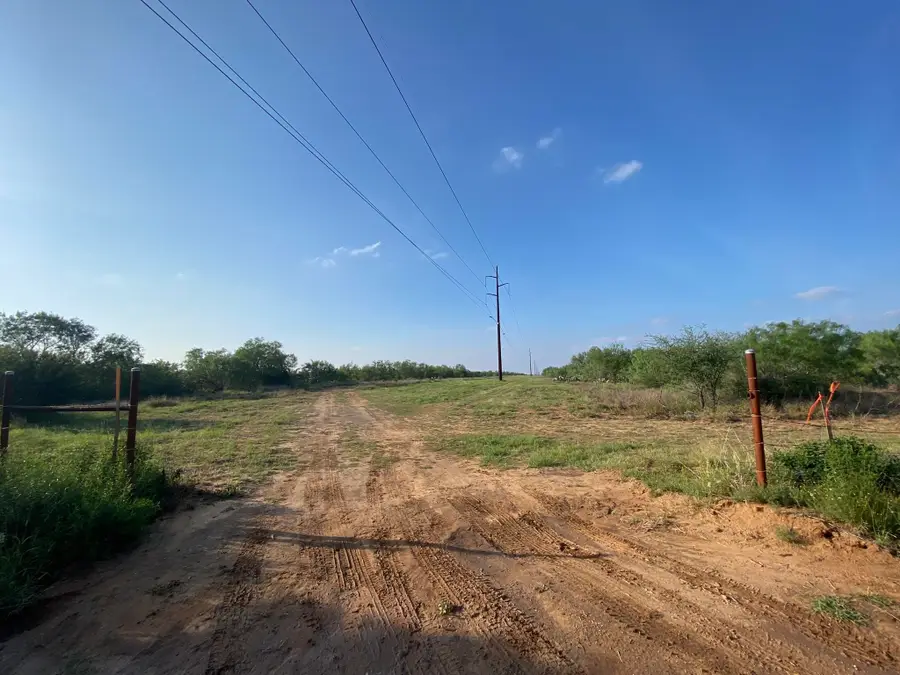 009 Ranch Rd, Encinal, TX 78019 - #2