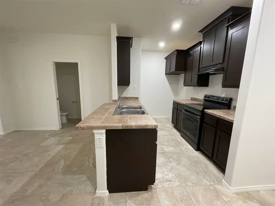 235 Welland Dr., Laredo, TX 78045 - #2
