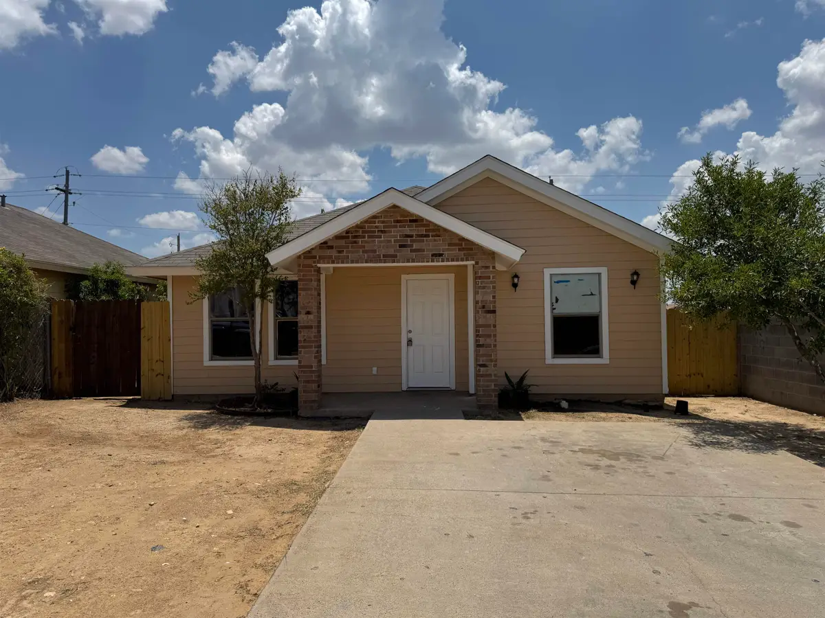 2203 Los Pinos Dr, Laredo, TX 78046 - #1