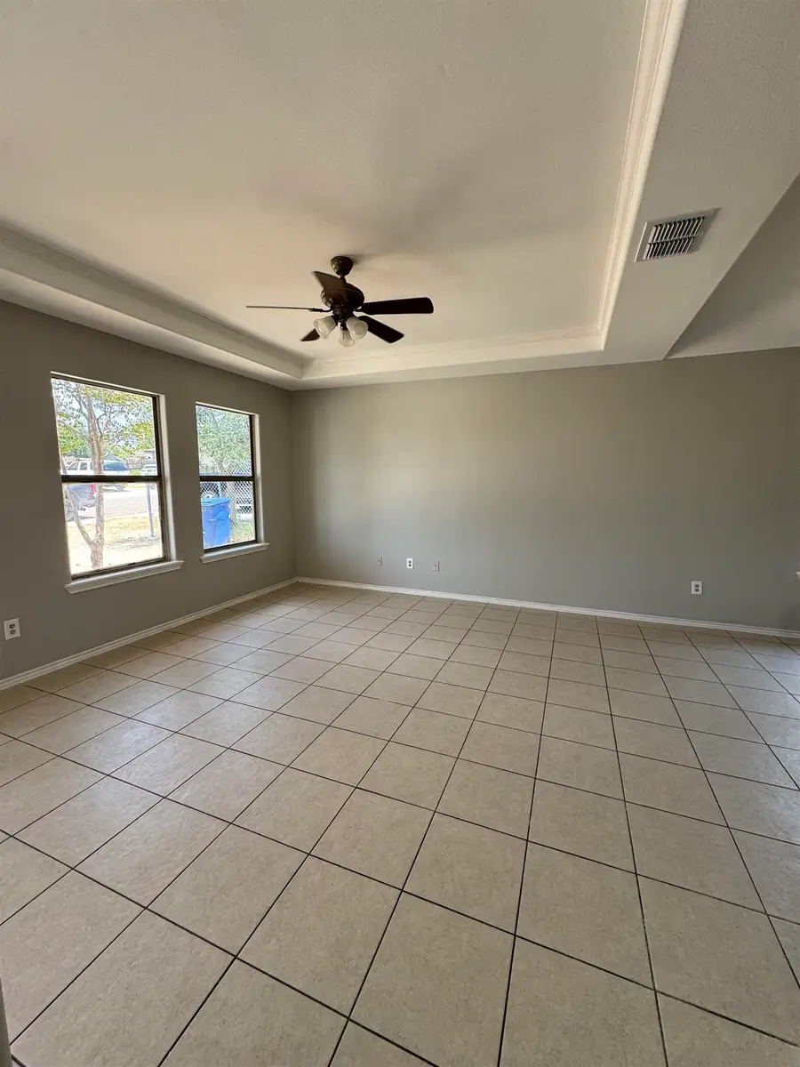 2203 Los Pinos Dr, Laredo, TX 78046 - #3