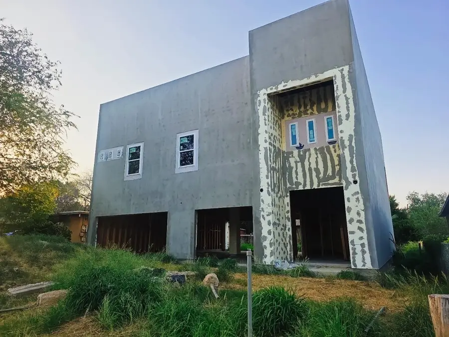 2414 E Frost St, Laredo, TX 78043 - #2