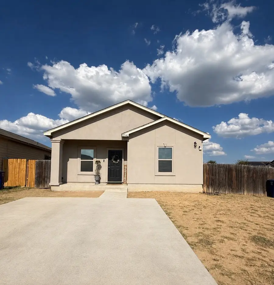 5741 St. Joan of Arc Lp., Laredo, TX 78046-6995 - #2