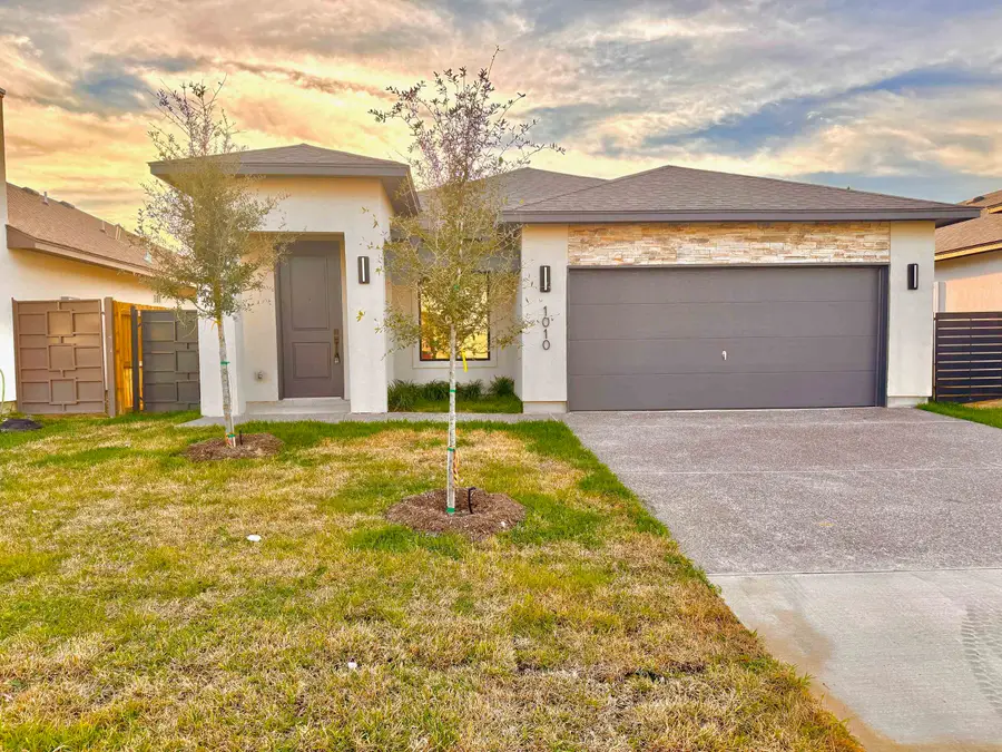 1010 Amezquita Dr., Laredo, TX 78045 - #2