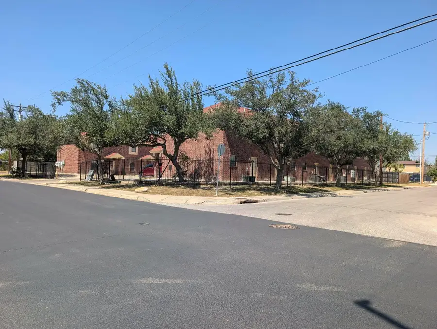 4101 Tilden Ave, Laredo, TX 78041 - #2