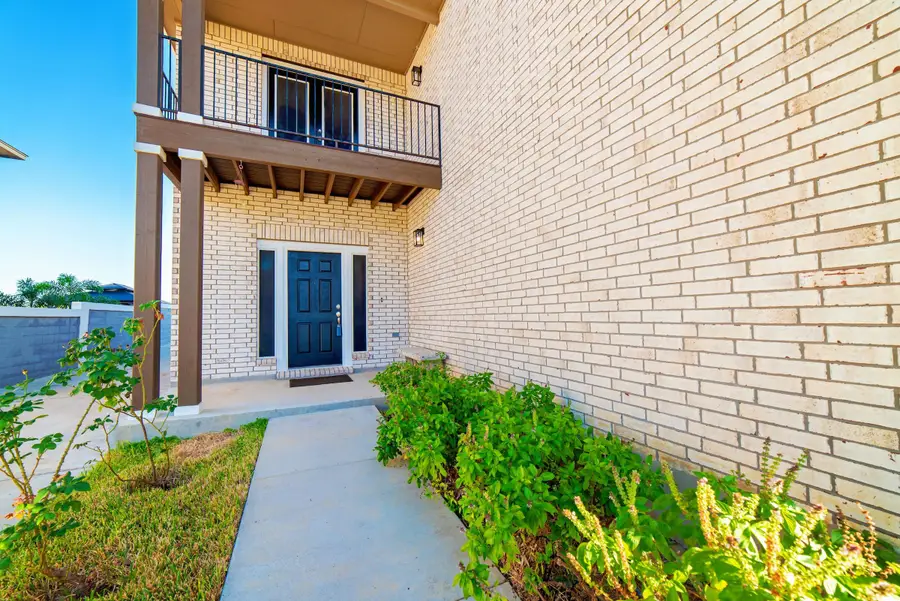 3305 Charolais Dr., Laredo, TX 78046 - #3