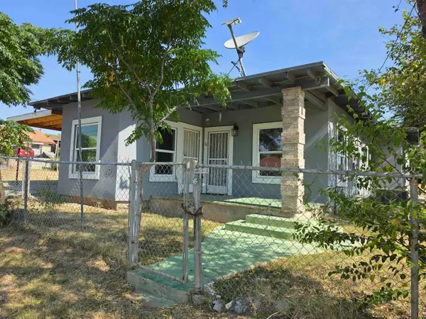 820 Stewart St, Laredo, TX 78040