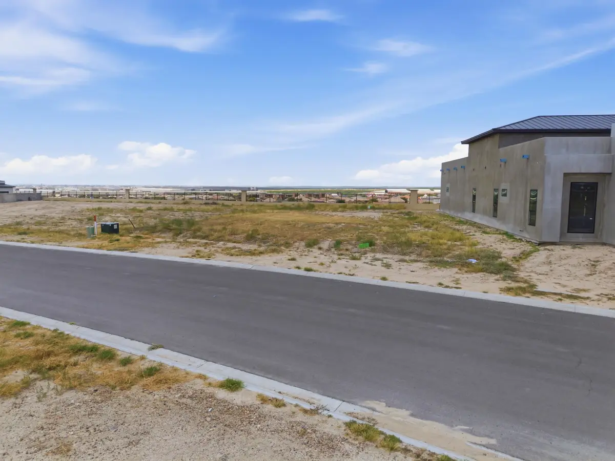 14 Acantilado Dr., Laredo, TX 78045 - #1