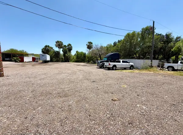 8207 San Lorenzo Dr, Laredo, TX 78045