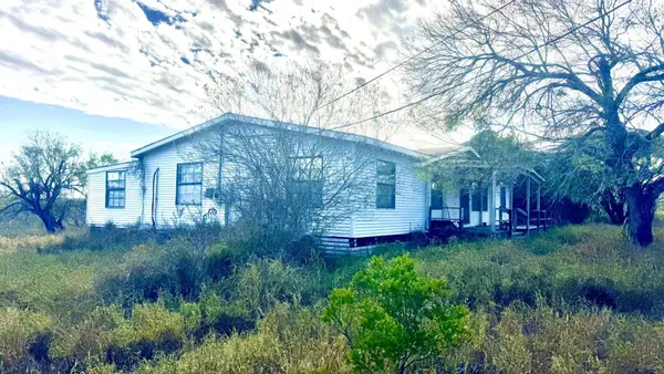 1604 Siesta Ln, ZAPATA, TX 78076