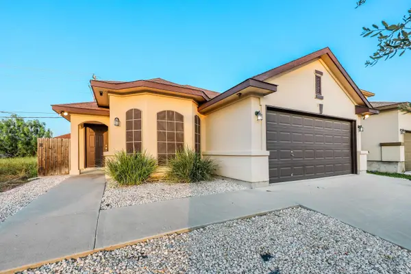704 Mercado Ln, Laredo, TX 78046