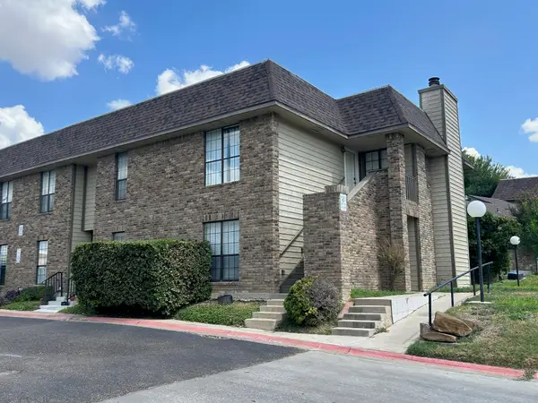 200 Martingale Ln, Laredo, TX 78041