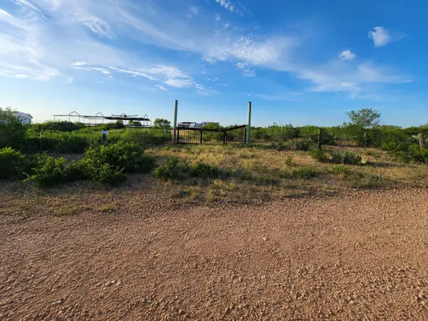324 Ranch Rd, Laredo, TX 78046