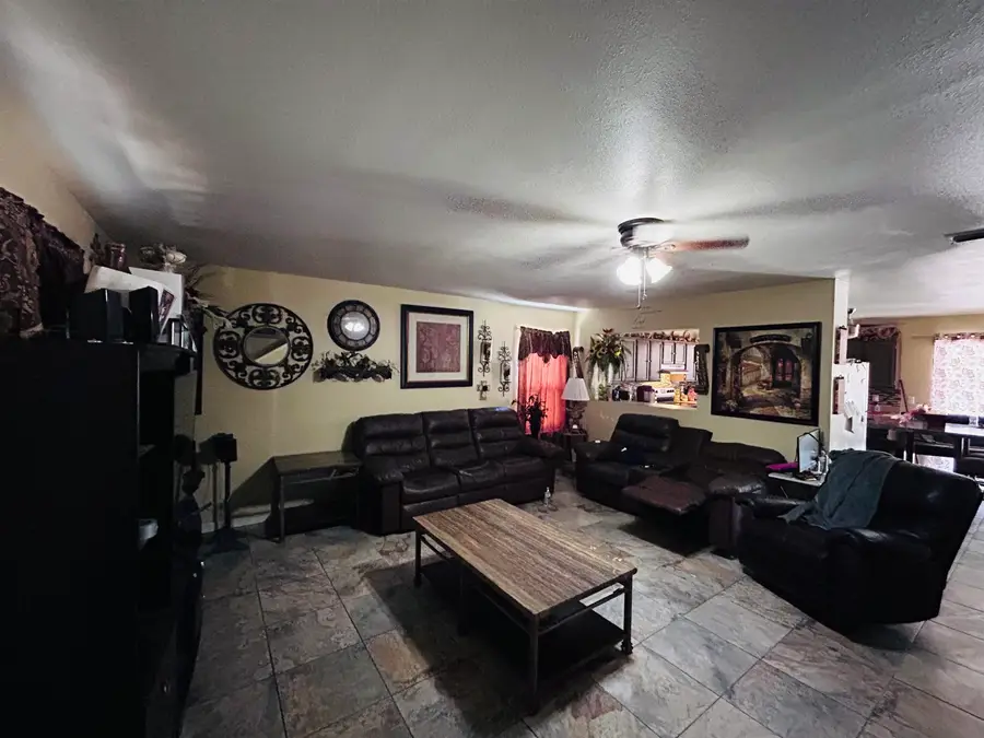 219 Desert Chief Dr, Laredo, TX 78045 - #2