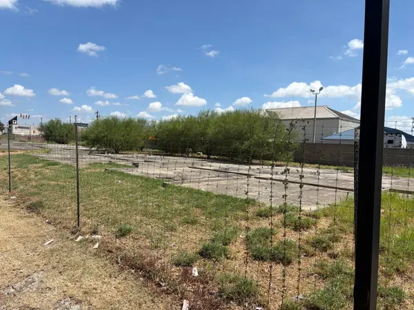 9310 Albany Dr, Laredo, TX 78045