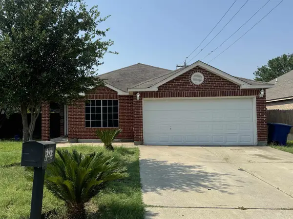 5229 Brewster Dr, Laredo, TX 78045