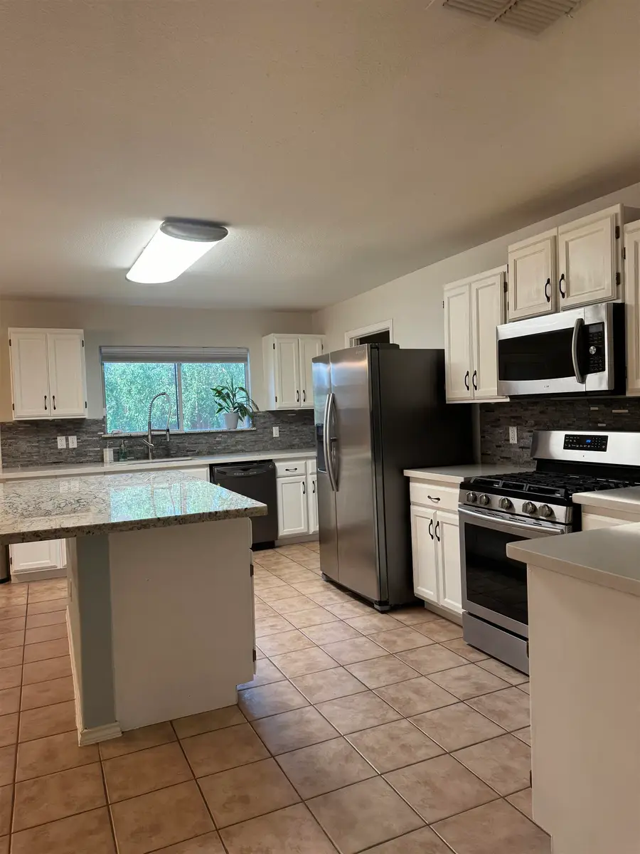 5229 Brewster Dr, Laredo, TX 78045 - #3