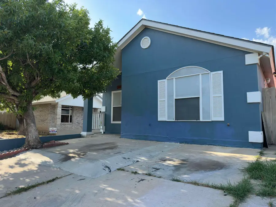 1004 Minutemen Dr, Laredo, TX 78046 - #2