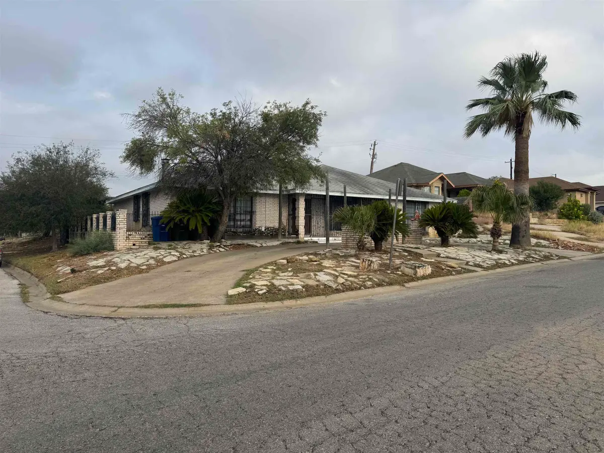 108 S Espana Dr., Laredo, TX 78043 - #1
