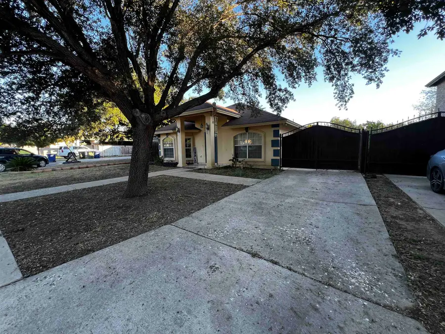 307 Hancock Ct, Laredo, TX 78046 - #2