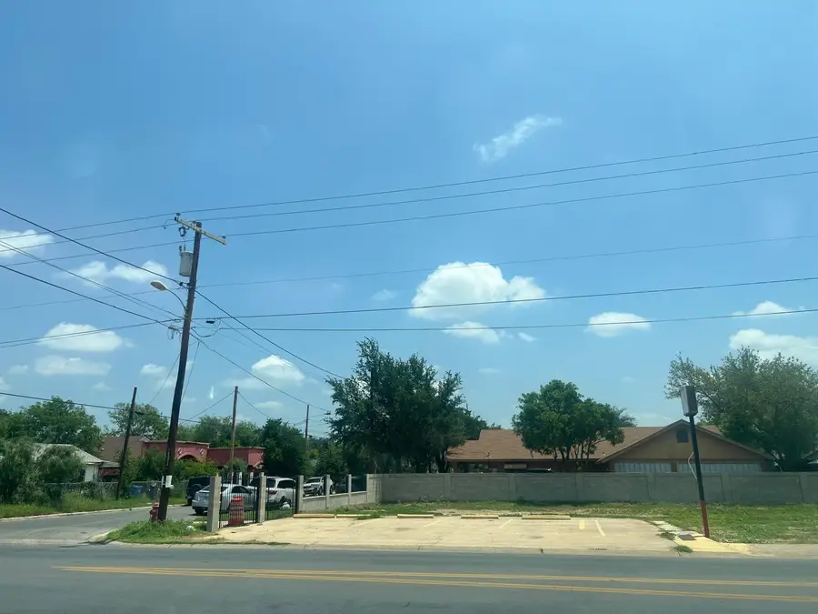1601 Garfield St, Laredo, TX 78043 - #2