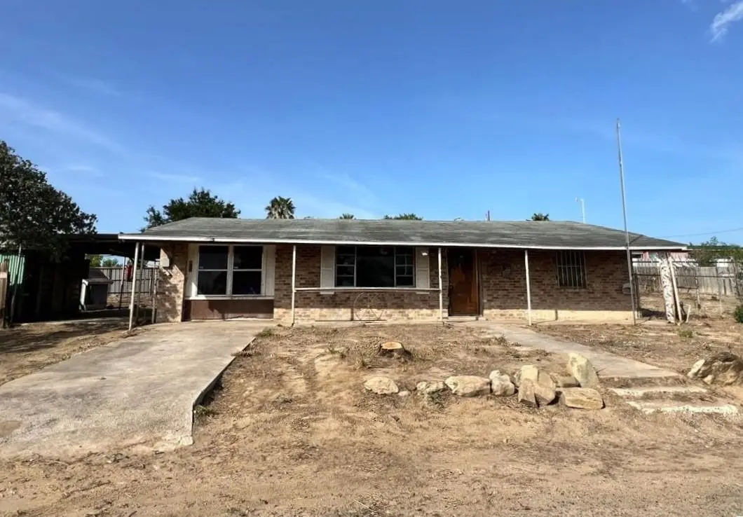 5222 Vicki Ln, Zapata, TX 78076 - #1