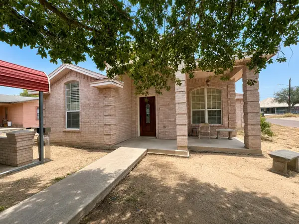 1902 Delmar St., Zapata, TX 78076