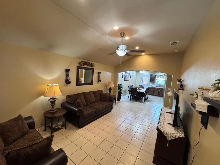 5507 Palestine Dr, Laredo, TX 78046 - #2