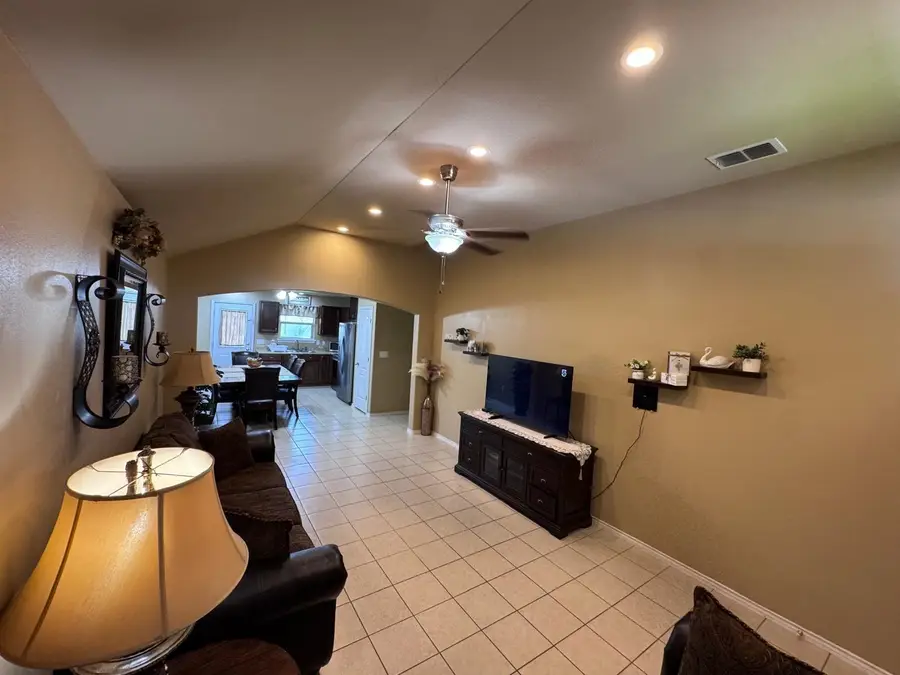 5507 Palestine Dr, Laredo, TX 78046 - #3