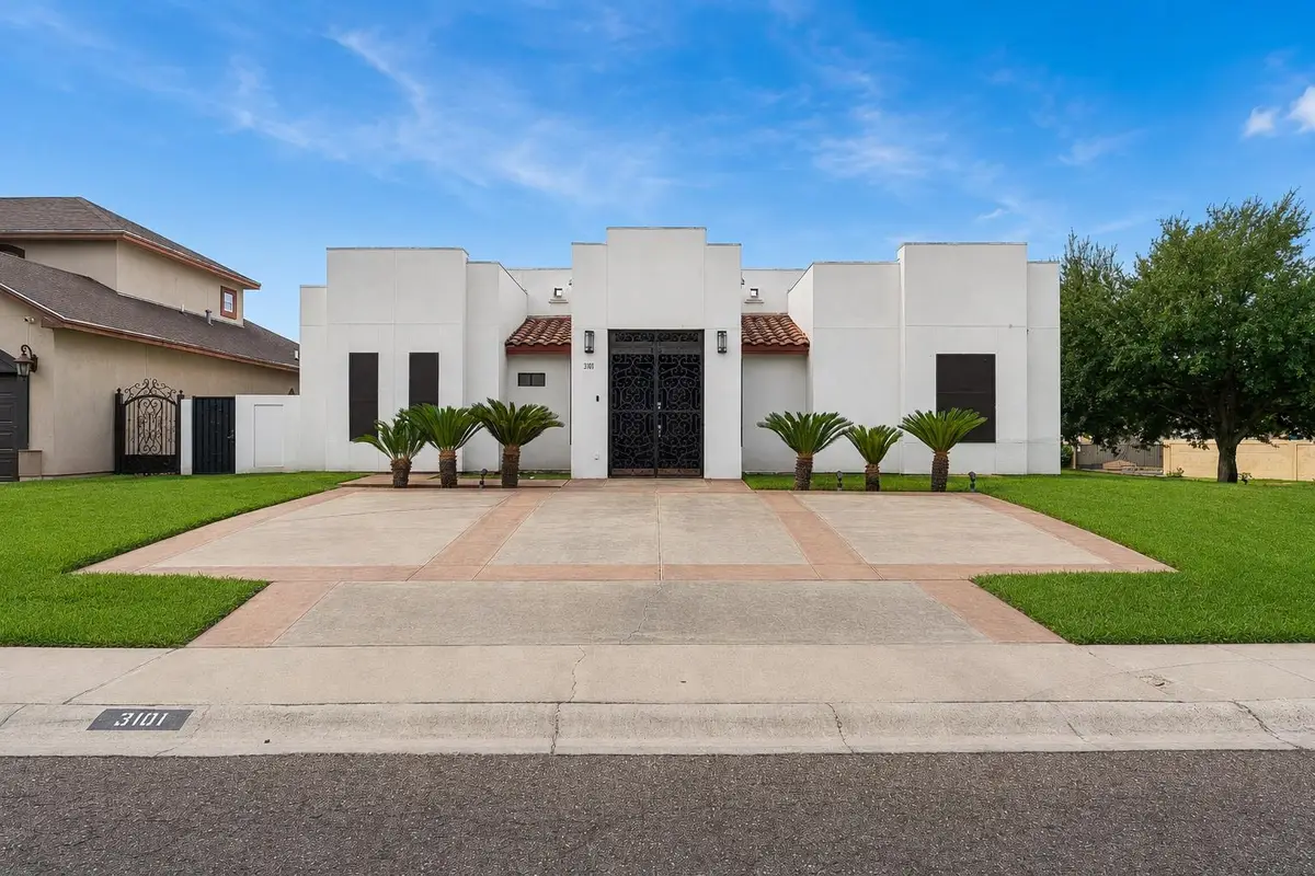 3101 Mark Twain Dr, Laredo, TX 78041 - #1