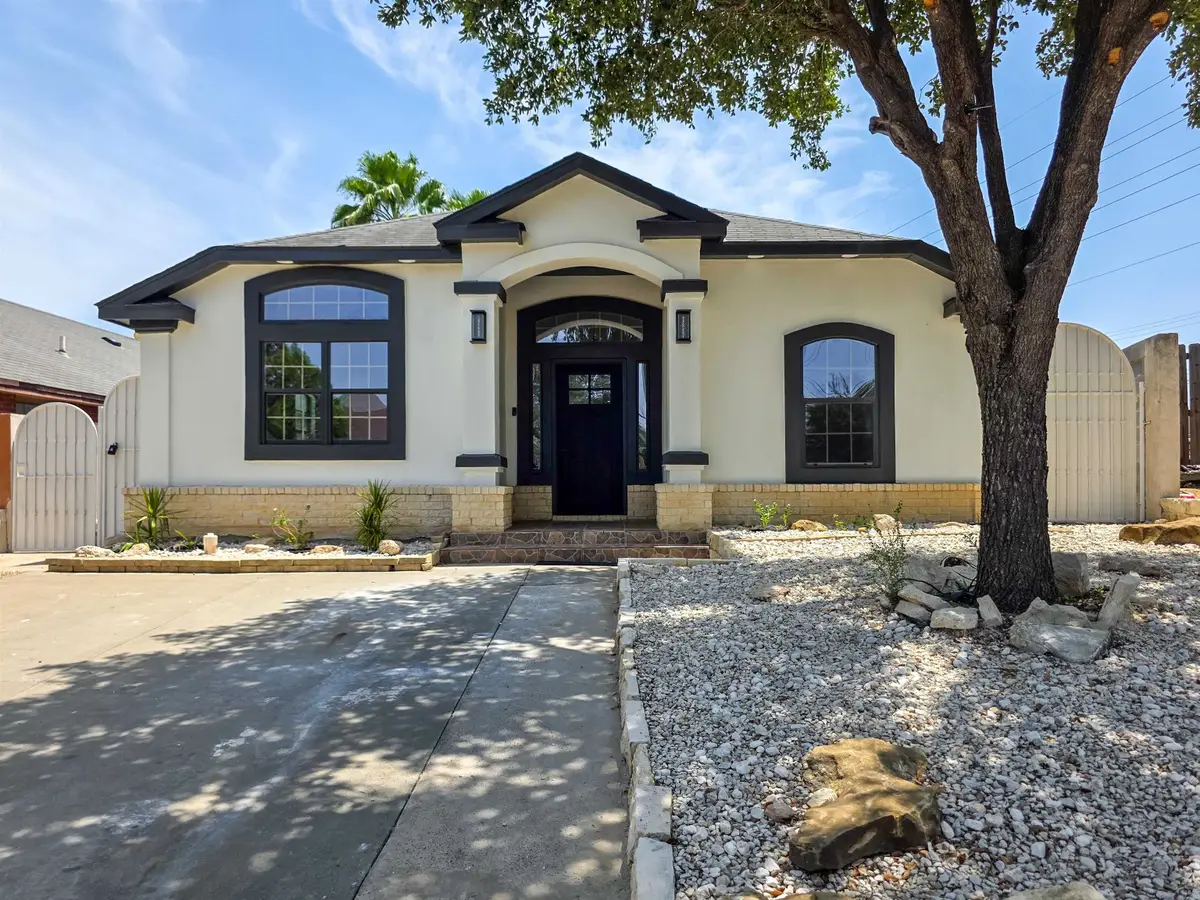 3325 Cuatro Vientos Dr, Laredo, TX 78046 - #1