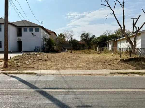 1003 Lyon St, Laredo, TX 78040