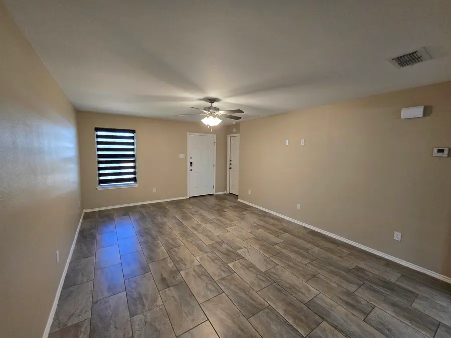 5821 Doctorado Dr., Laredo, TX 78046 - #3