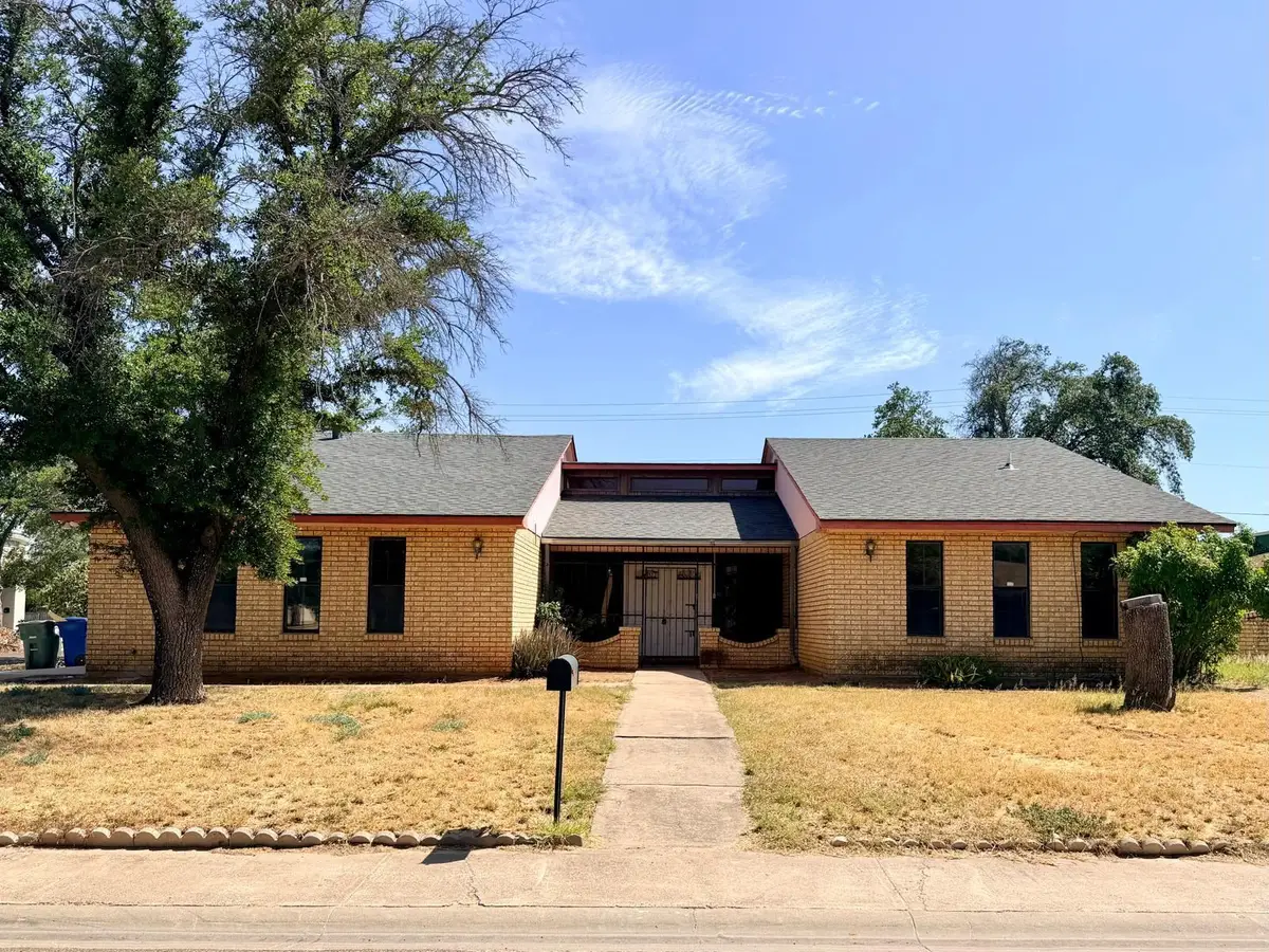 223 S Dakota St S, Laredo, TX 78041 - #1