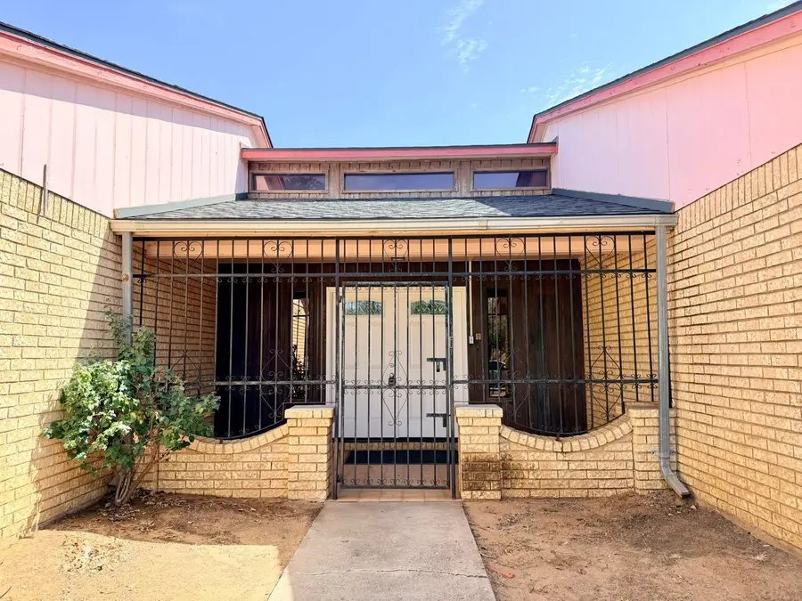 223 S Dakota St S, Laredo, TX 78041 - #2