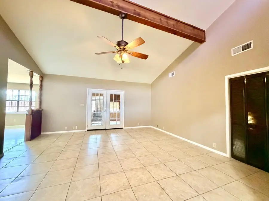 223 S Dakota St S, Laredo, TX 78041 - #3